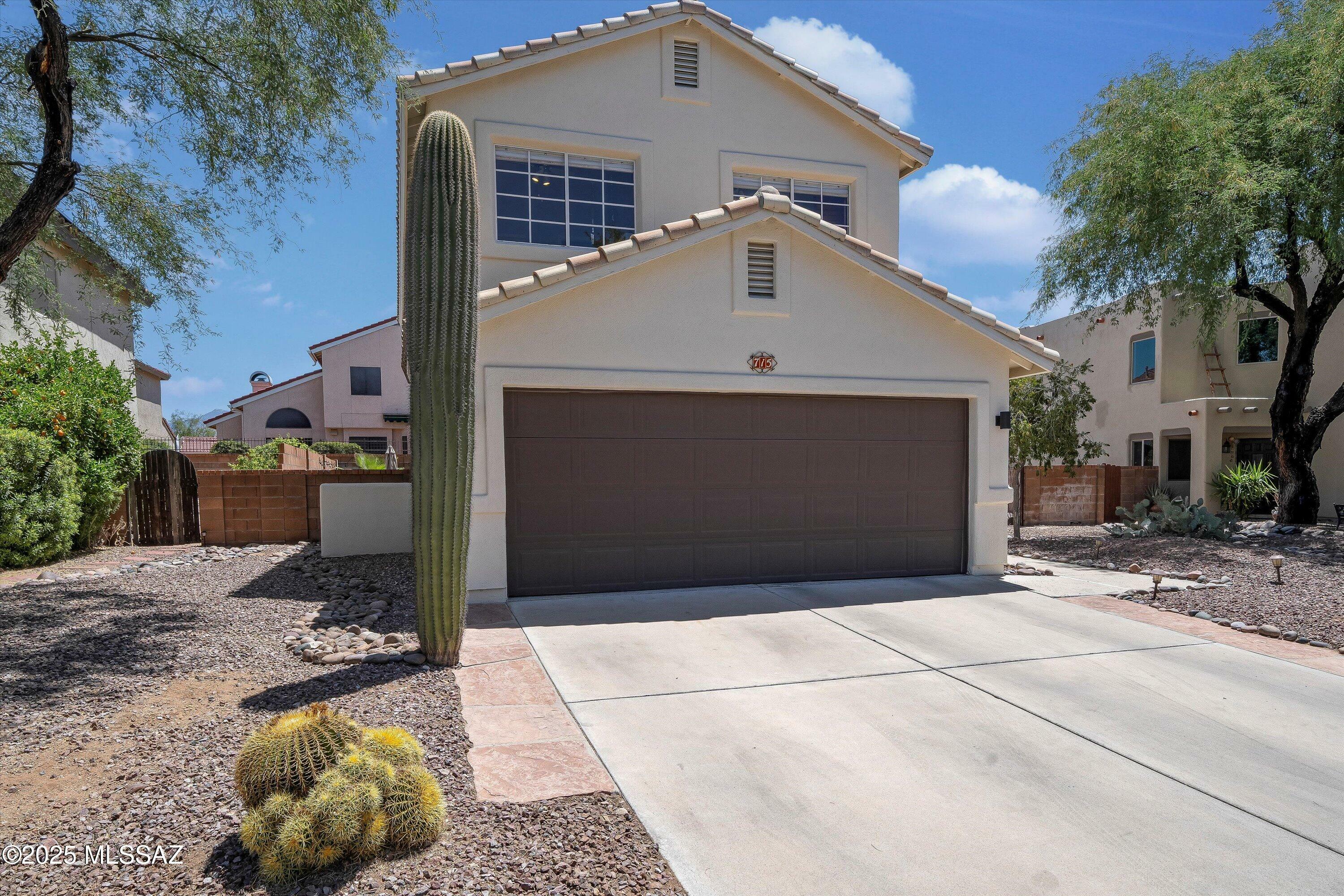 Property Photo: 715 W Annandale Way AZ 85737