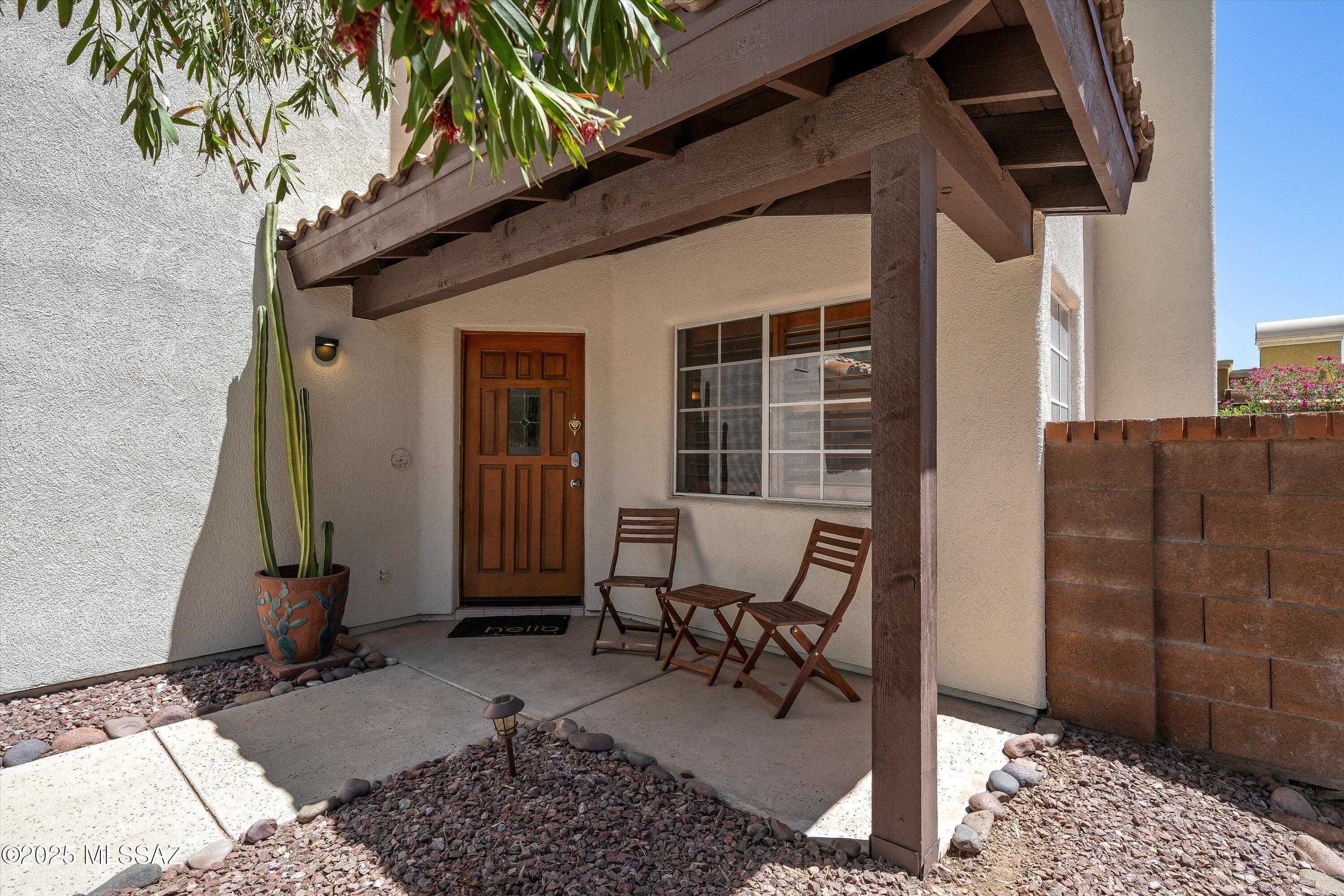 Property Photo: 715 W Annandale Way AZ 85737