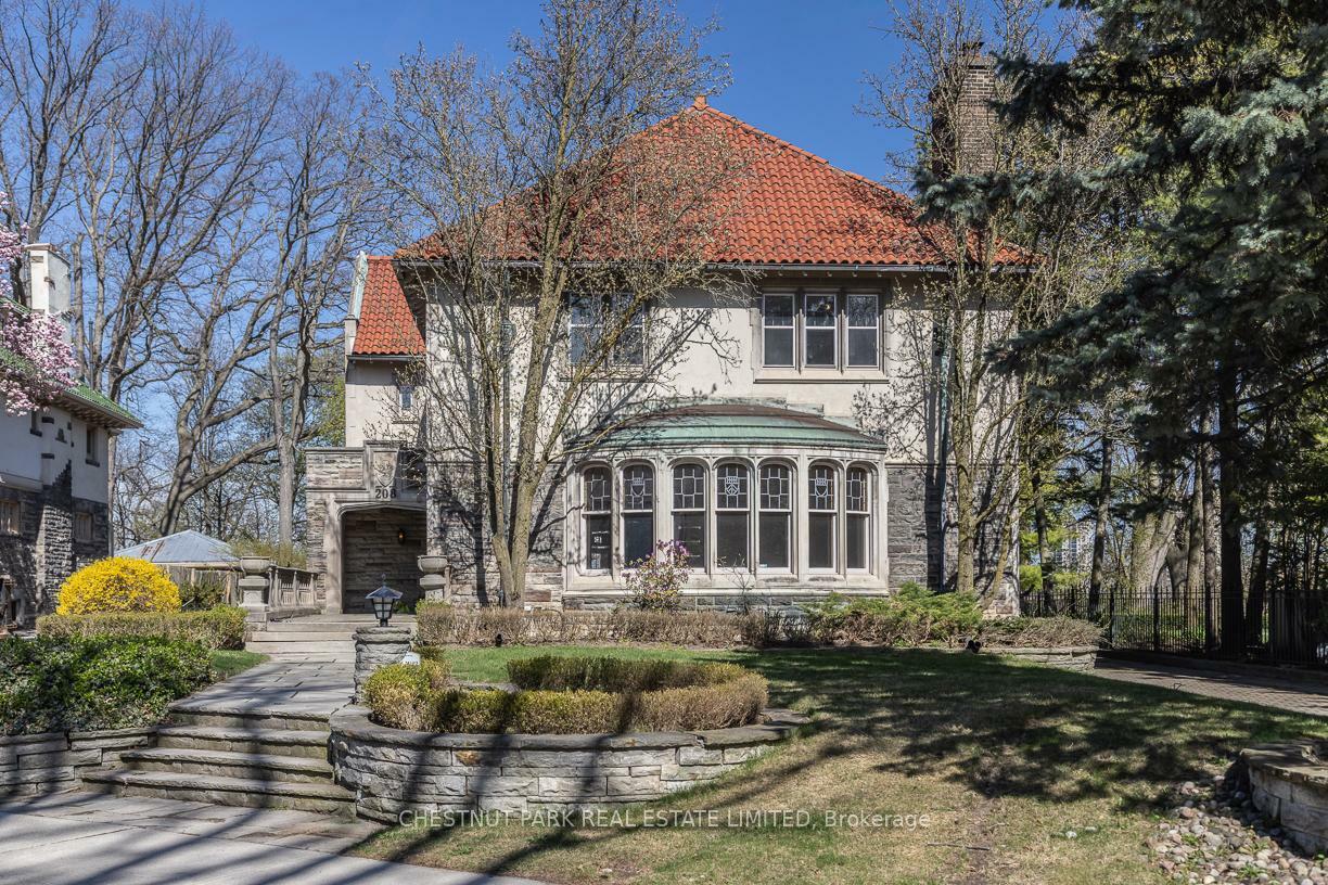 Property Photo: 208 Roxborough Drive ON M4W 1X8