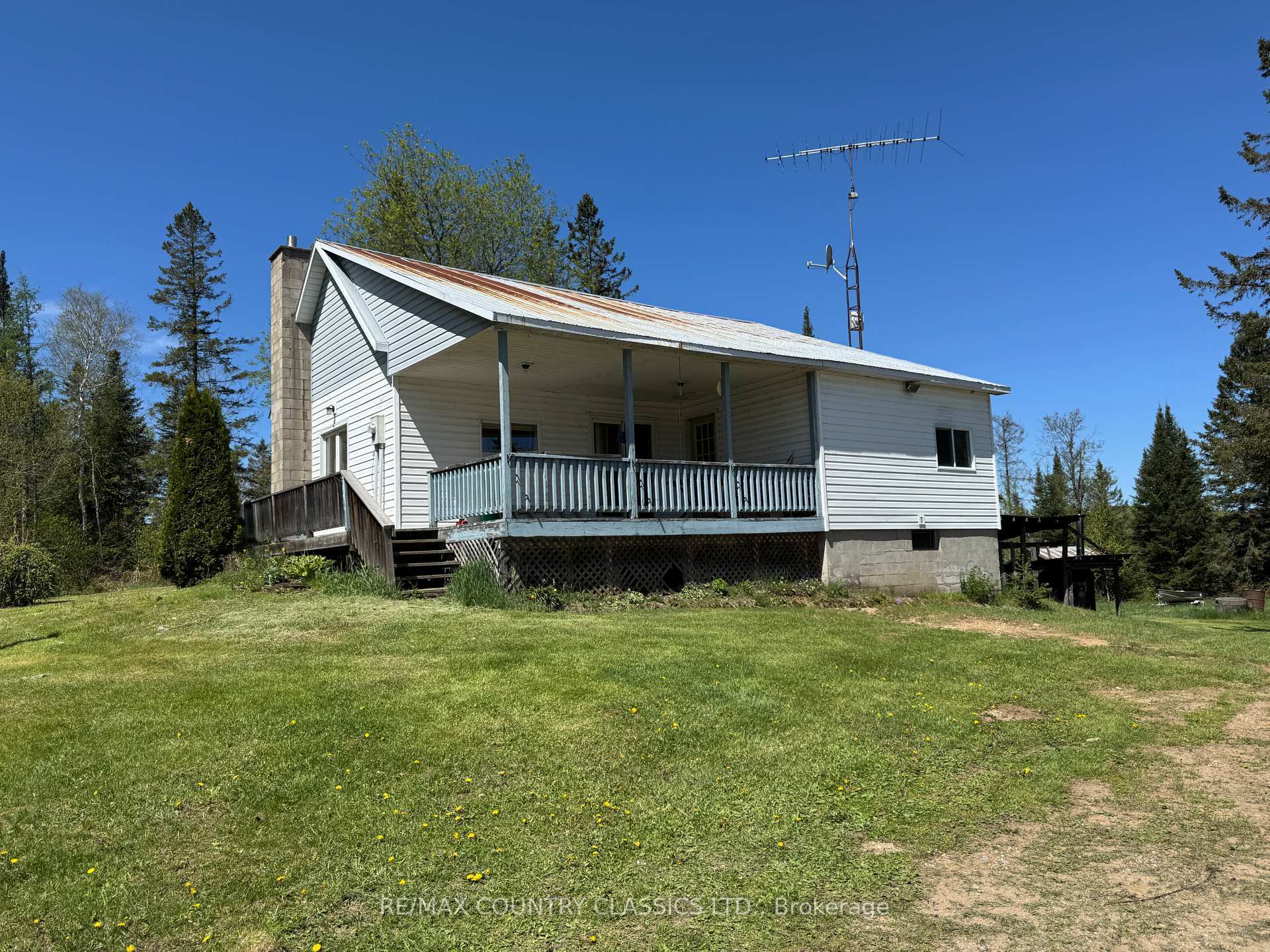 Property Photo: 929 Musclow Greenview Road ON K0L 1C0