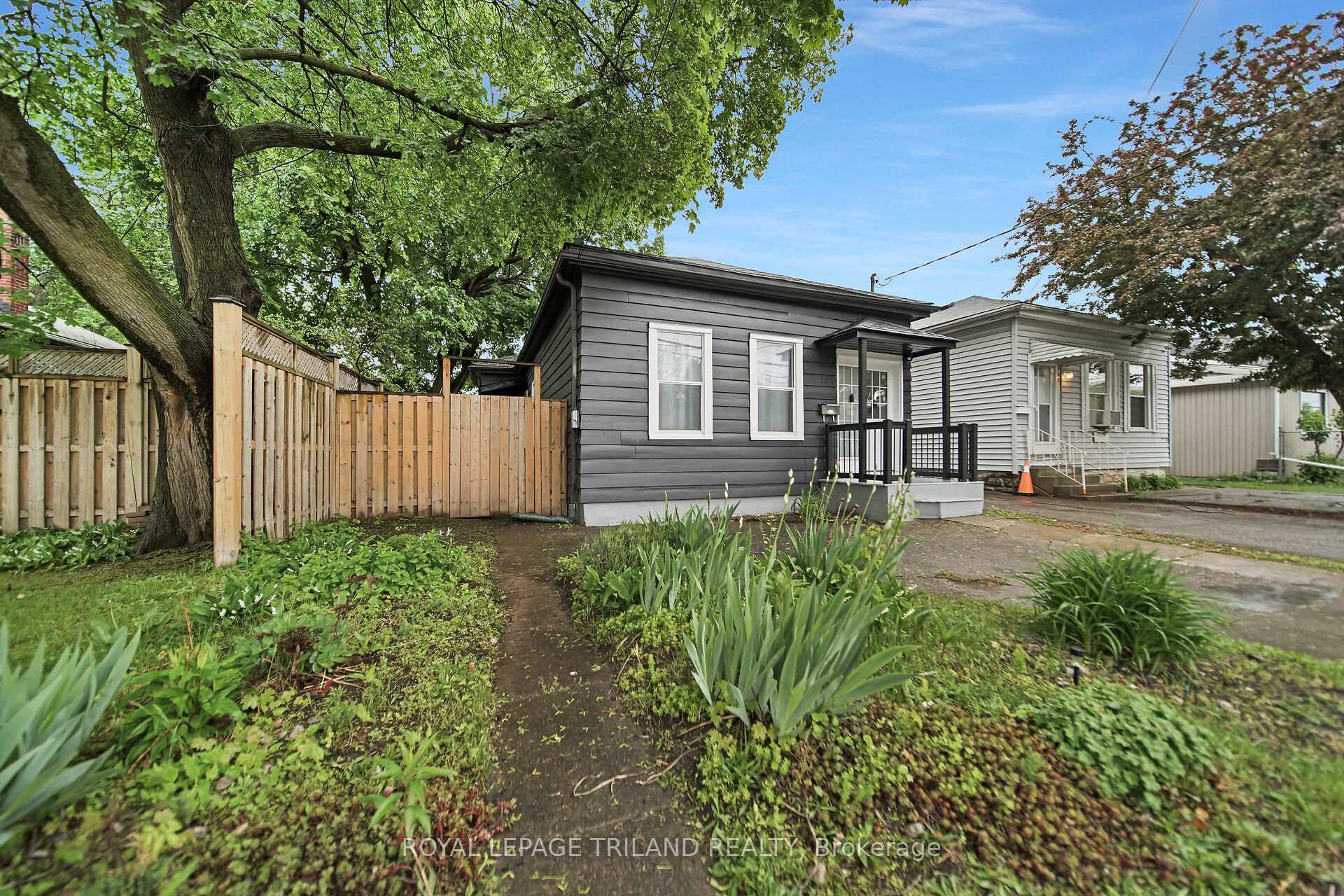 Property Photo: 789 Little Hill Street ON N5Z 1N1