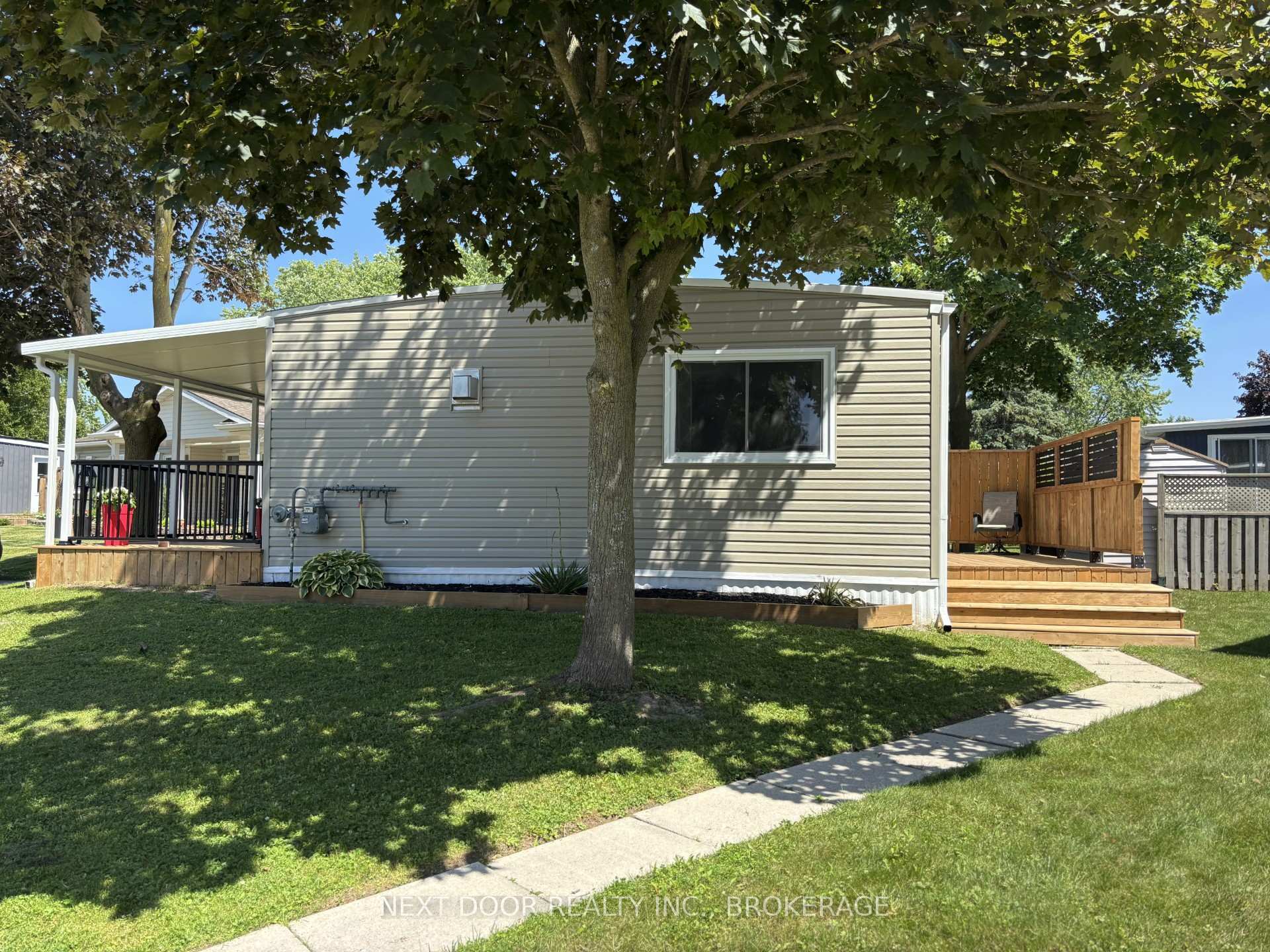 Property Photo: 46 St Andrews Place ON N0M 1T0