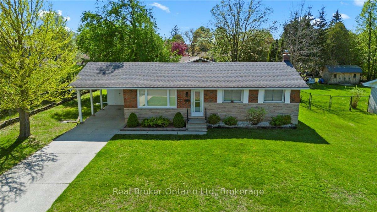 Property Photo: 158 6th Avenue ON N4N 2E4