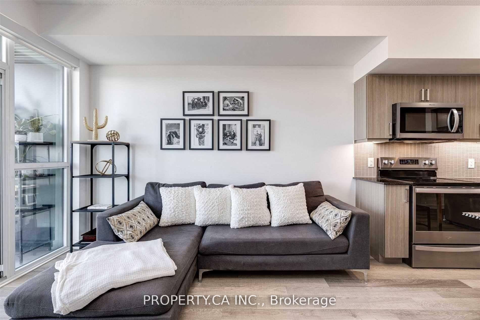 Property Photo: 1603 Eglinton Avenue W 1305 ON M6E 0A1