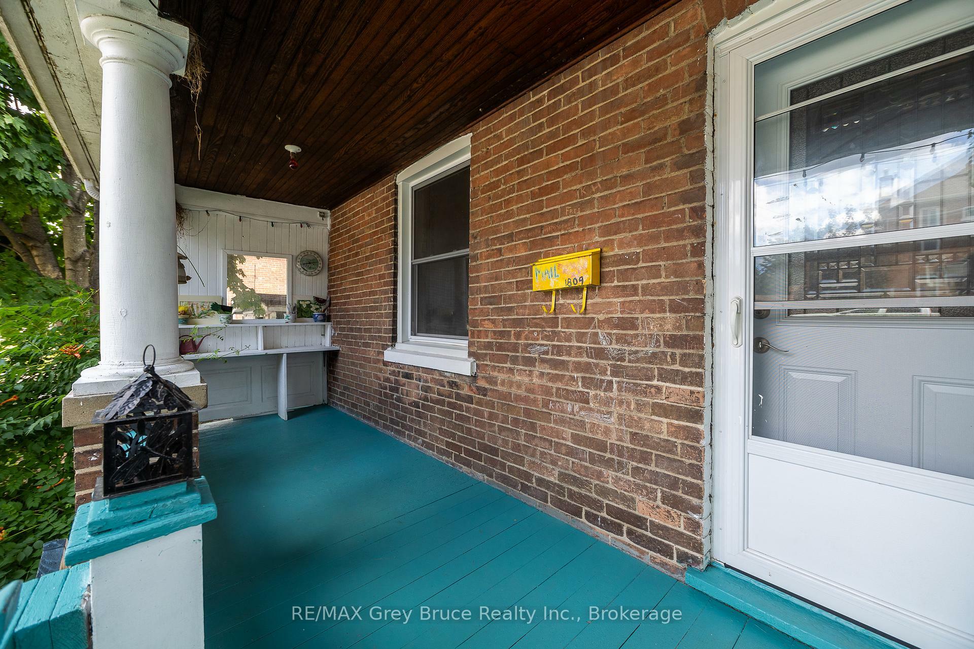 Property Photo: 1809 3rd Avenue W ON N4K 4R7