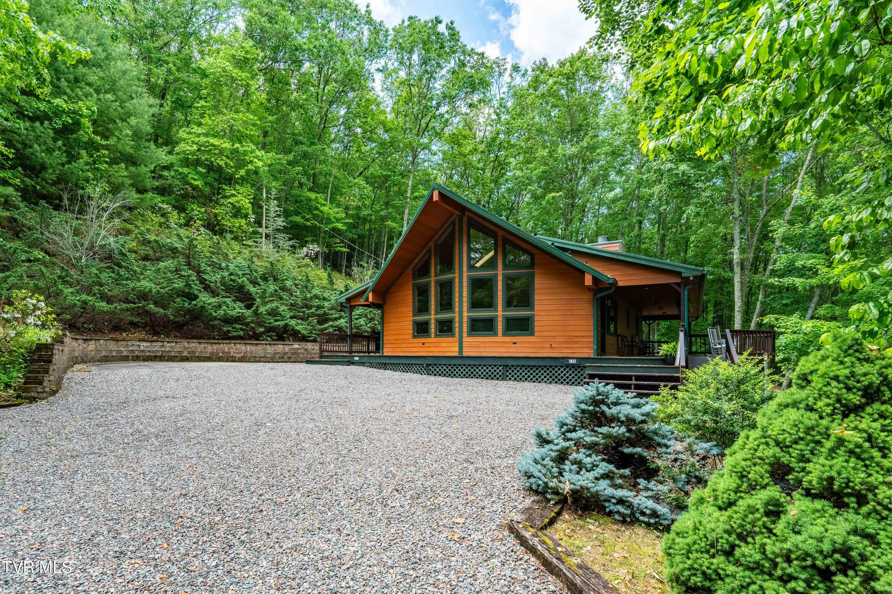 Property Photo: 198 Gunbarrel Lane TN 37640