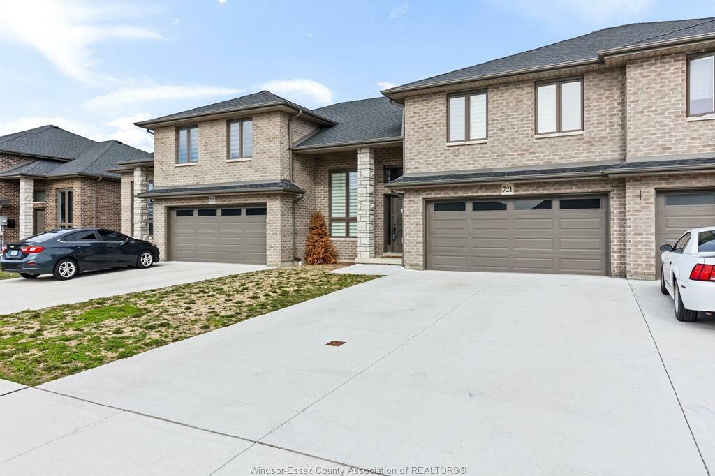 Photo de la propriété: 721 Faleria Street ON N8L 0K1
