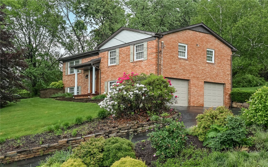 Property Photo: 4610 School Dr PA 15101