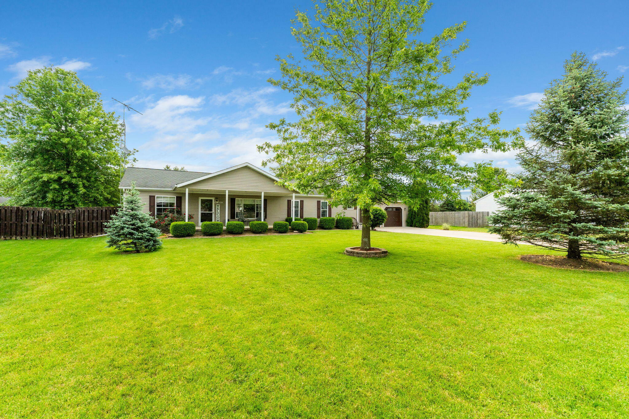 Property Photo: 608 Kells Lane OH 43344