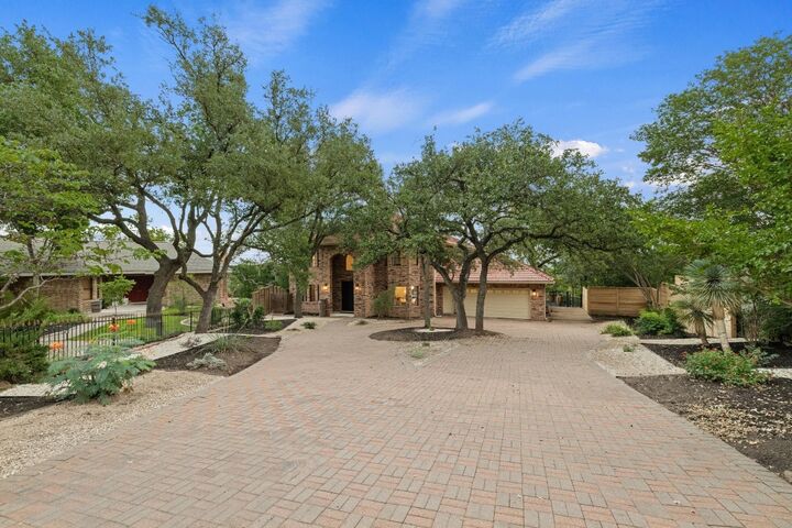 Property Photo: 7201 Holly Fern Cove TX 78750