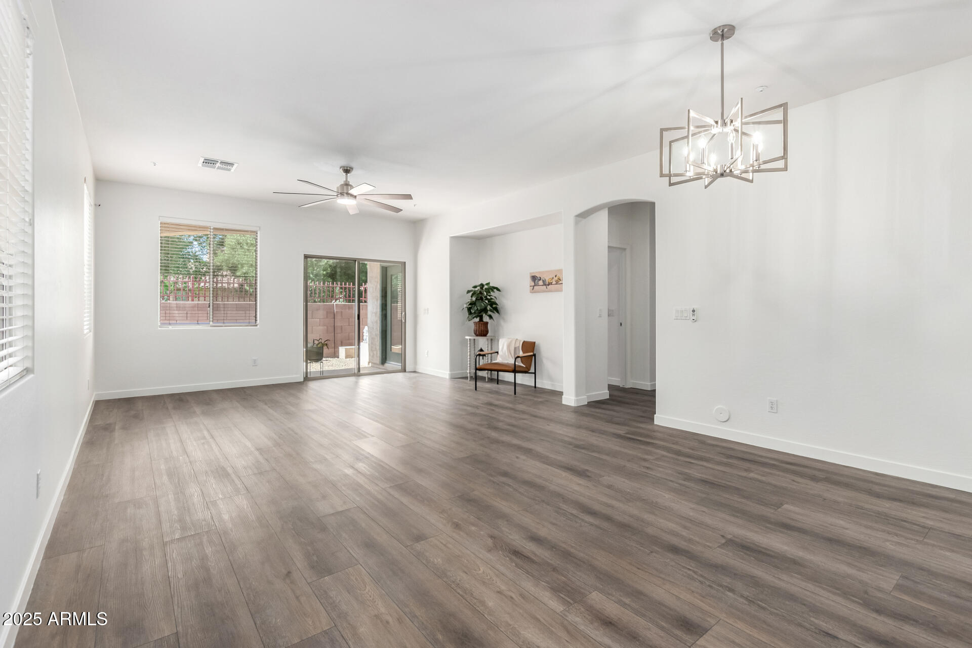 Property Photo: 6359 S Forest Avenue AZ 85298