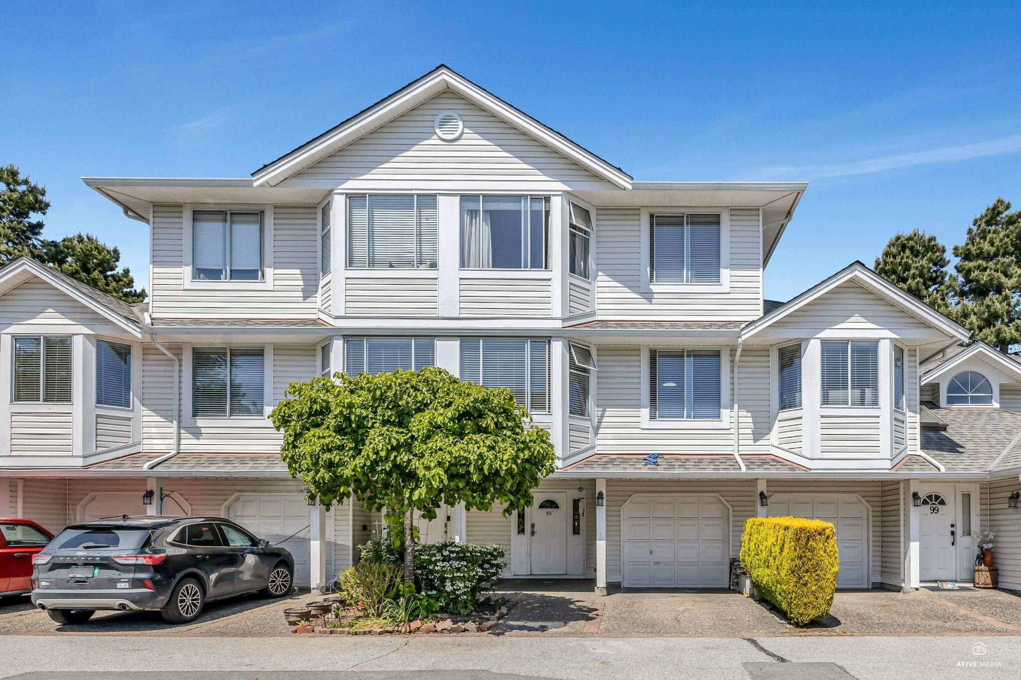 Property Photo: 7955 122 Street 98 BC V3W 4T4