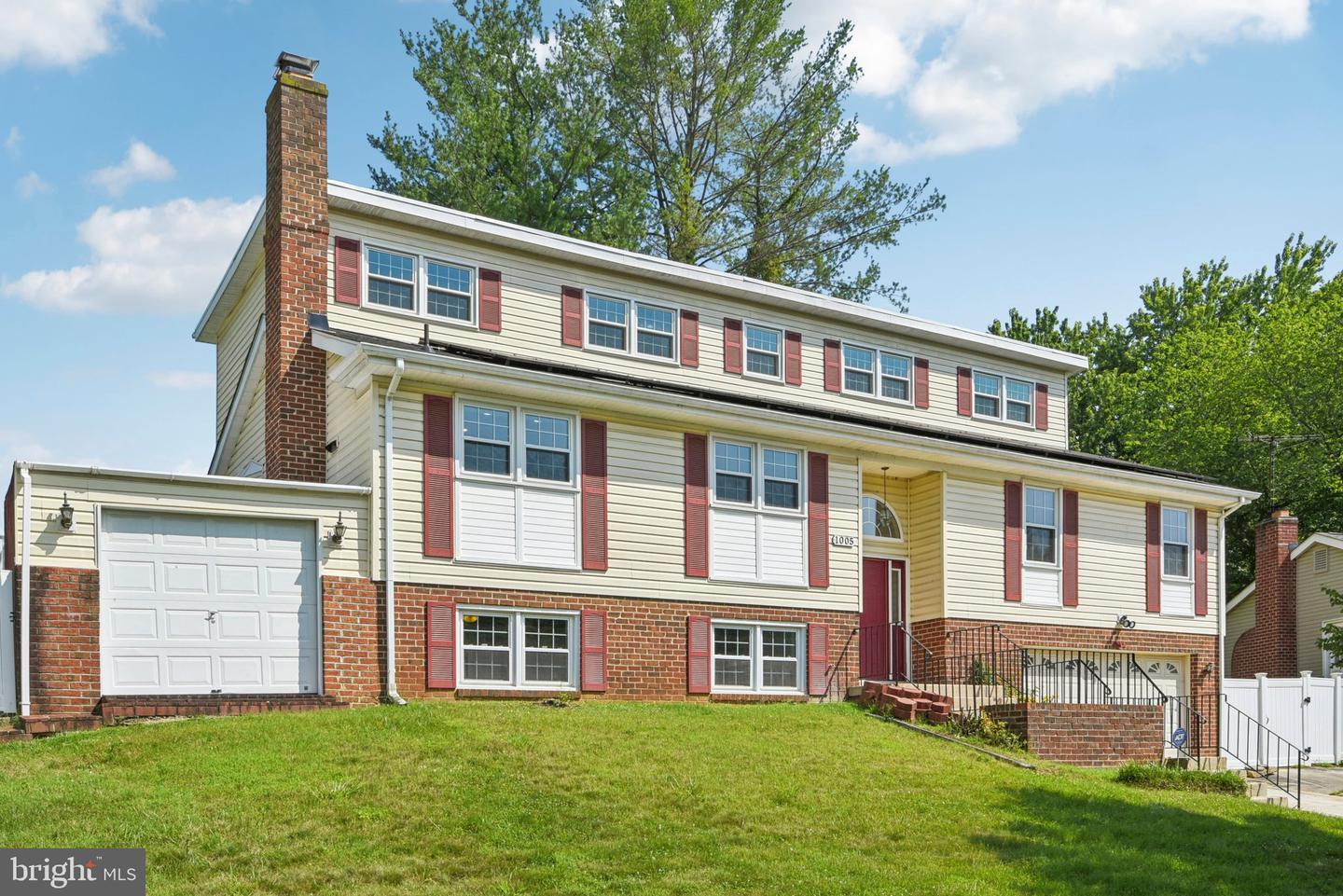 Property Photo: 1005 Kings Tree Drive MD 20721