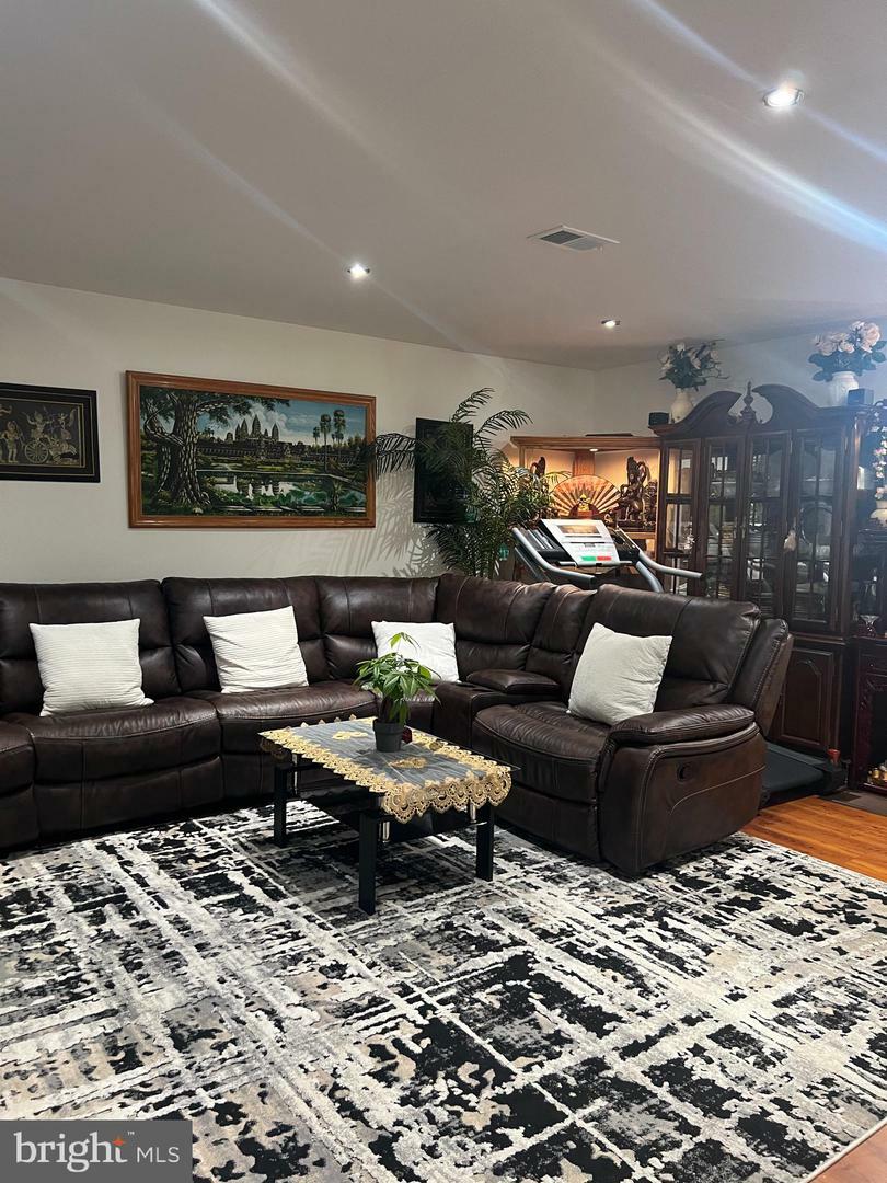 Property Photo: 1704 S 31st Street 1 PA 19145