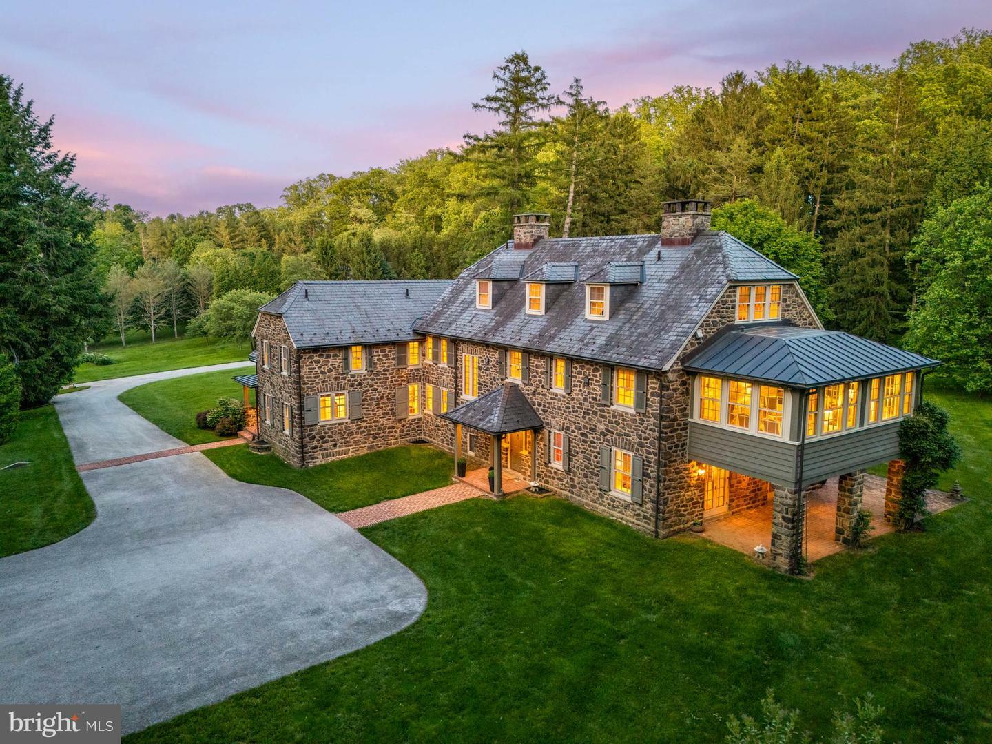 Property Photo: 601 Maplewood Road PA 19087