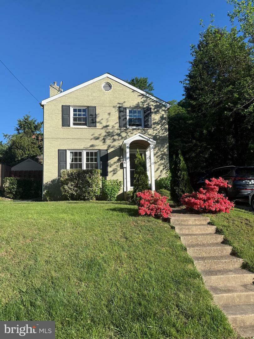 Property Photo: 1861 S George Mason Drive VA 22204