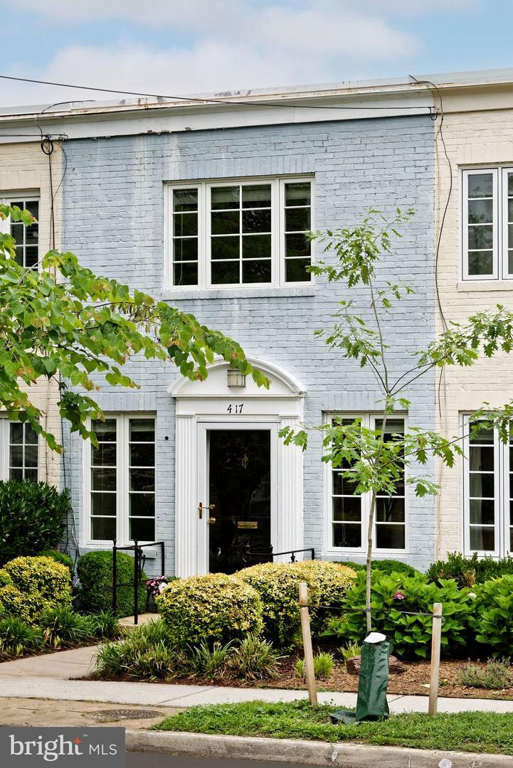 Property Photo: 417 Gibbon Street VA 22314
