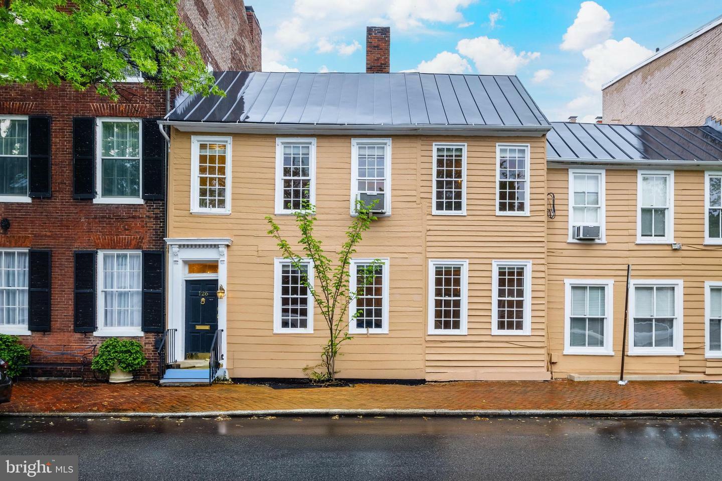 Property Photo: 126 S Fairfax Street 2 VA 22314