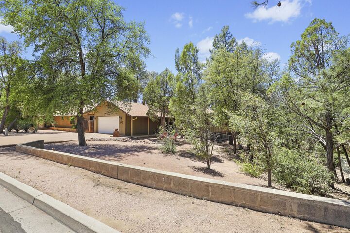 Property Photo: 700 S Mud Springs Road AZ 85541