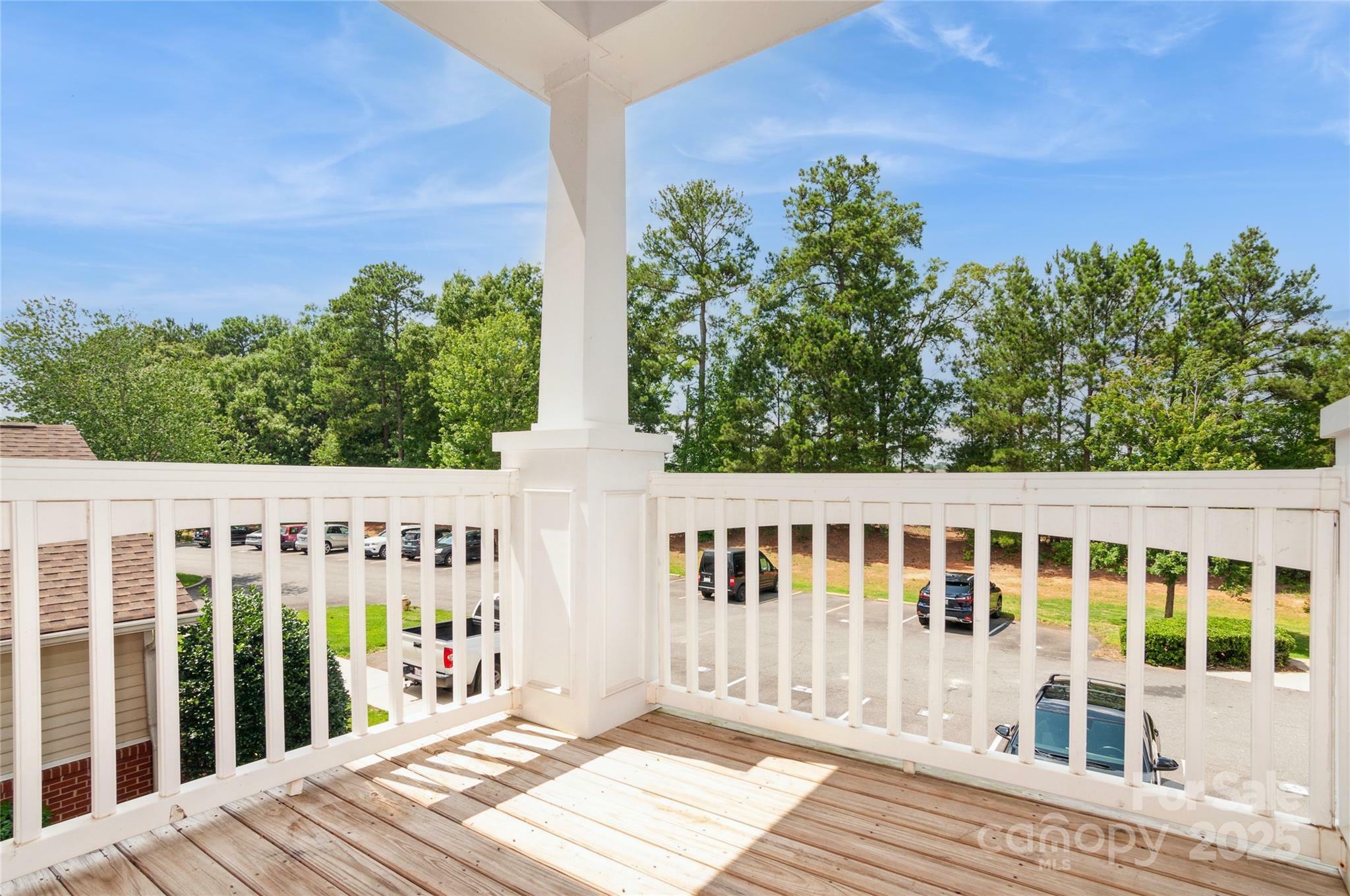 Property Photo: 11863 Ridgeway Park Drive NC 28277