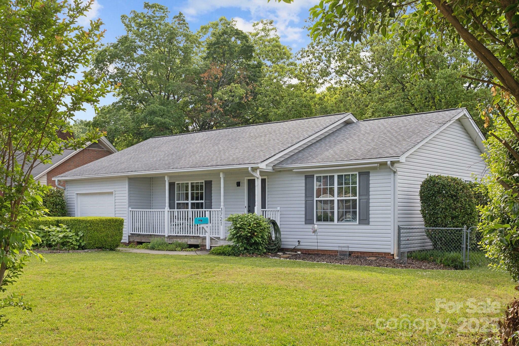 Property Photo: 3721 Conway Avenue NC 28209
