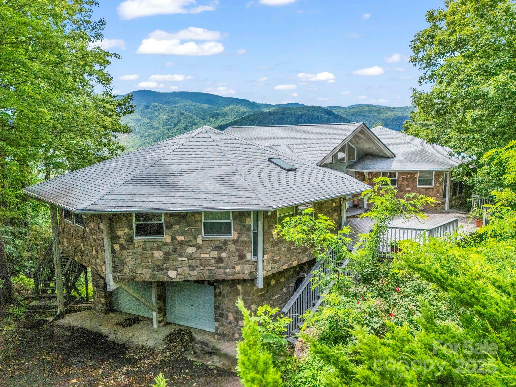 Property Photo: 698 Youngs Mountain Drive NC 28746
