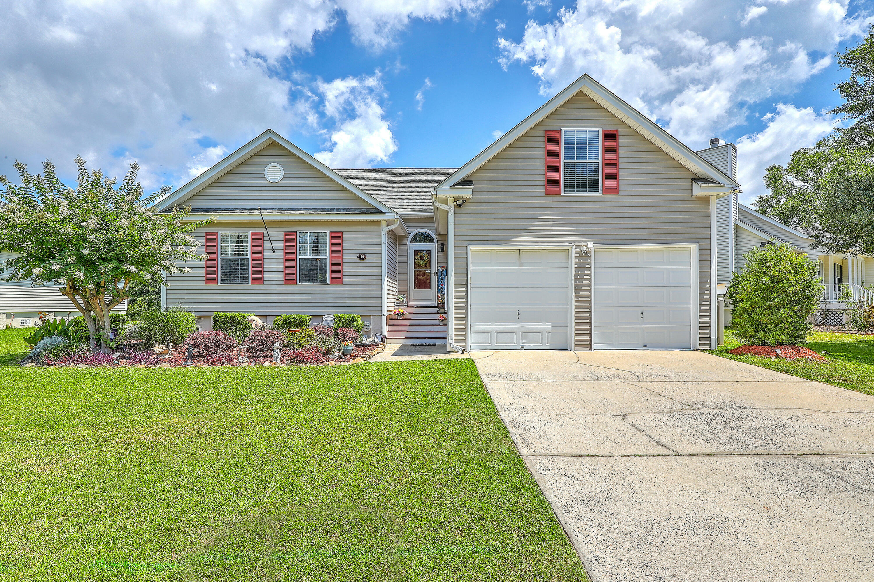 Property Photo:  114 Sea Cotton Circle  SC 29412 