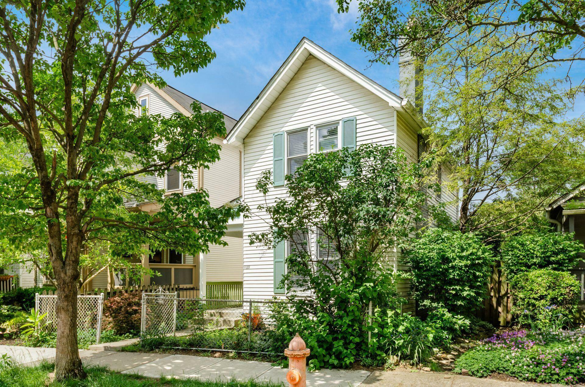 Property Photo: 815 Hamlet Street OH 43215