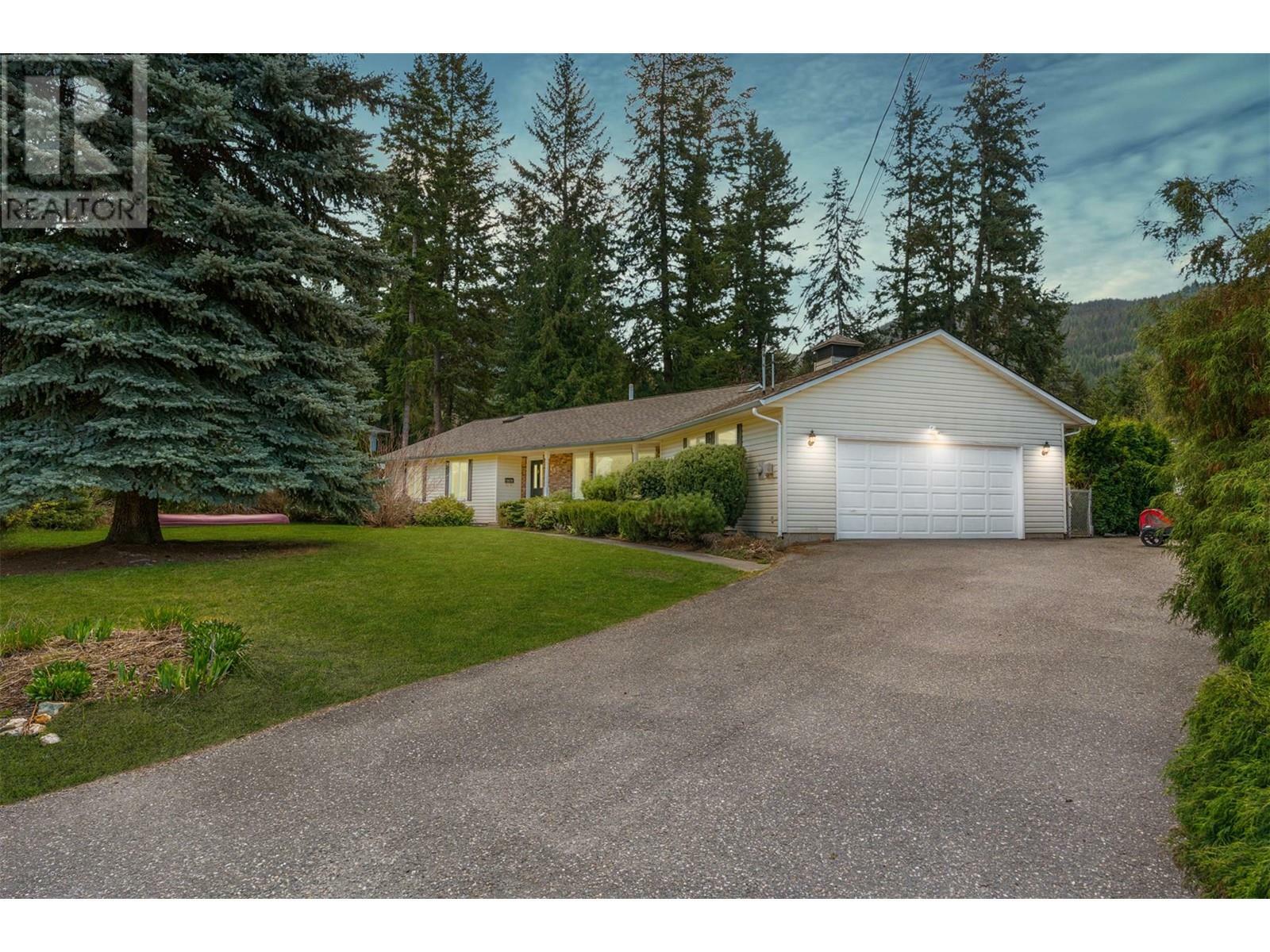 Property Photo:  3445 Sidney Crescent  BC V4Y 0S8 