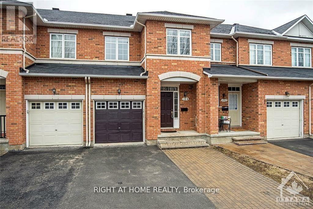 Photo de la propriété: 194 Deercroft Avenue ON K2J 5J4