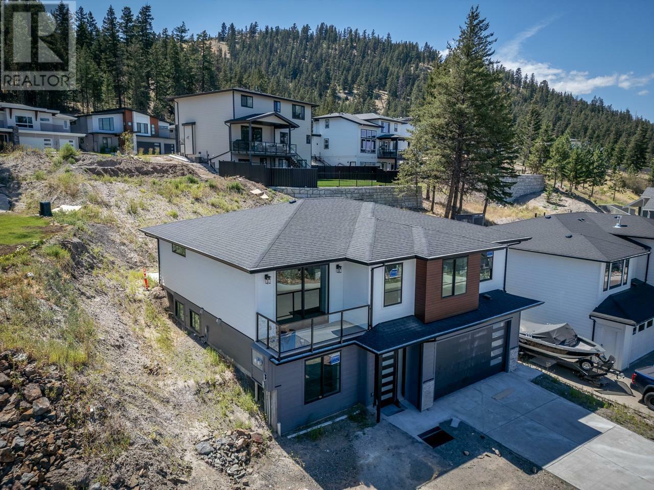 Photo de la propriété: 1725 Balsam Place BC V2E 0E2