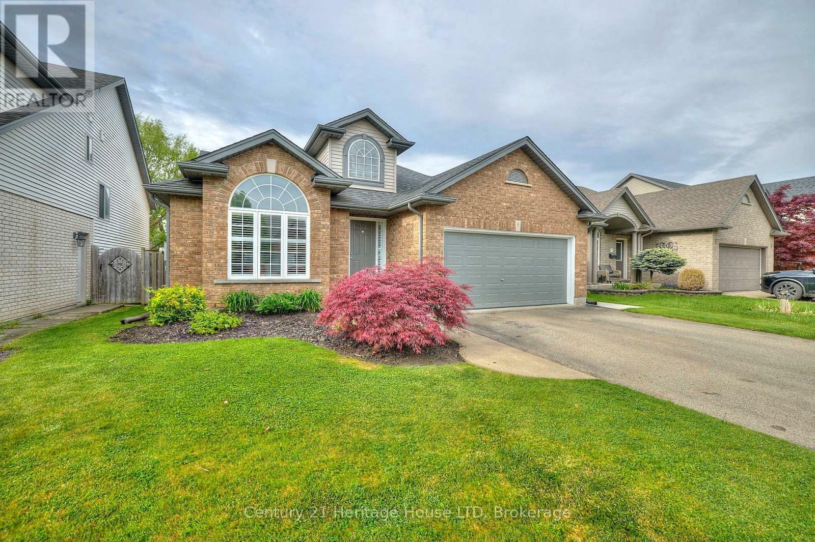 Property Photo: 8 Arlene Street ON L2S 4C9
