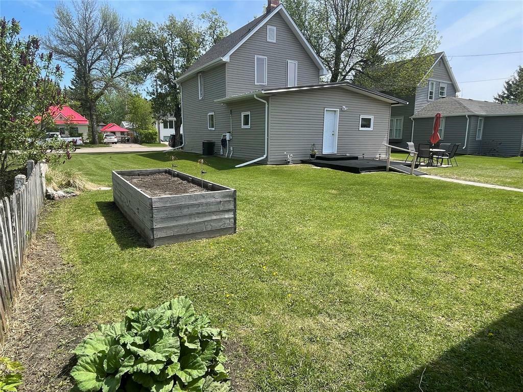Property Photo: 131 Toronto Street MB R0K 0H0