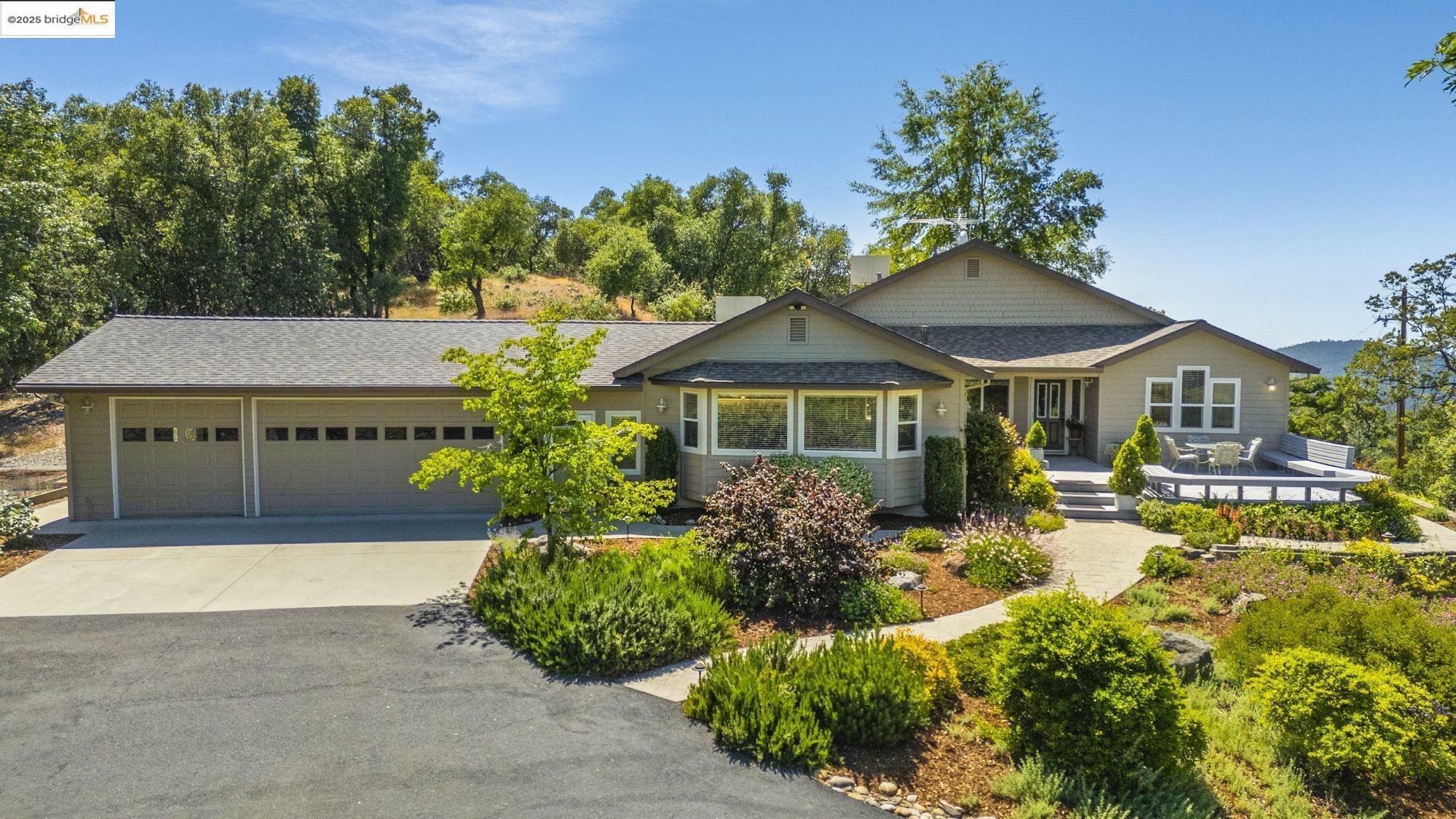 Property Photo: 16399 Crestridge Ave CA 95370