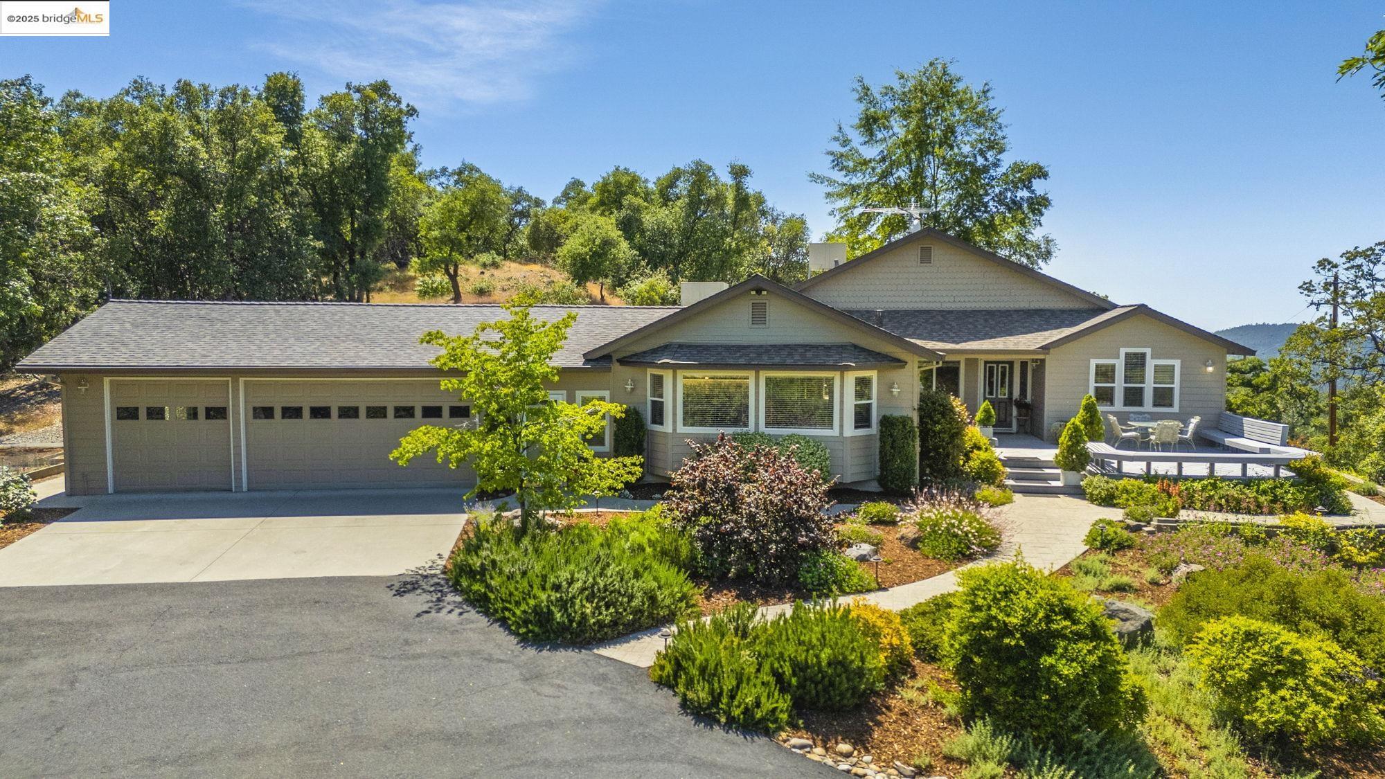 Property Photo: 16399 Crestridge Ave CA 95370