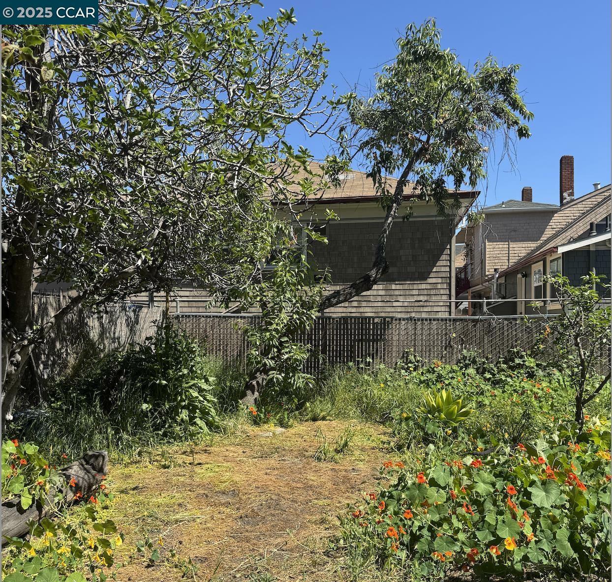 Property Photo:  2012 E 15th St  CA 94606 