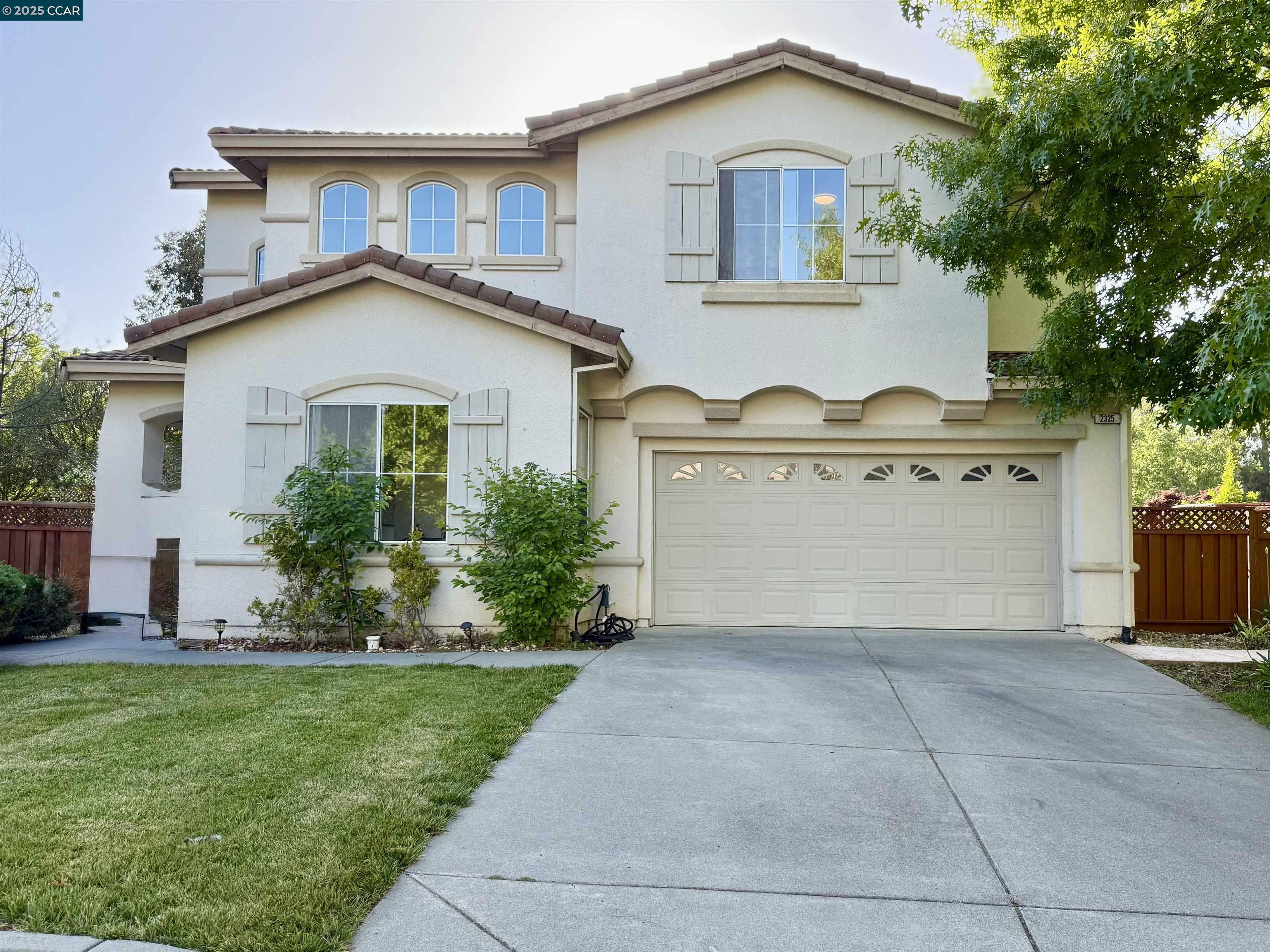 Property Photo: 2325 Lansdowne Pl CA 94591