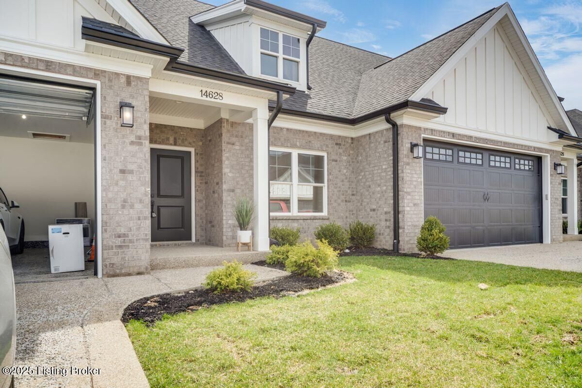 Property Photo:  14642 Reserve Park Pl 2  KY 40245 