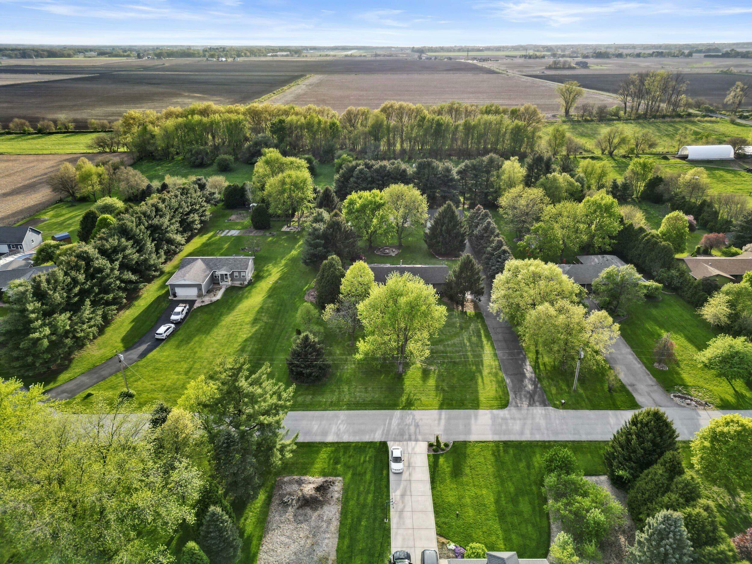 Property Photo: 132 N 564 IN 46383