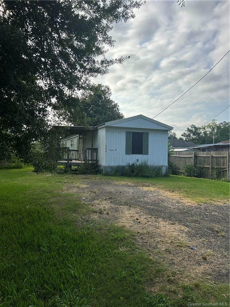 Property Photo:  606 N Stanford Street  LA 70663 