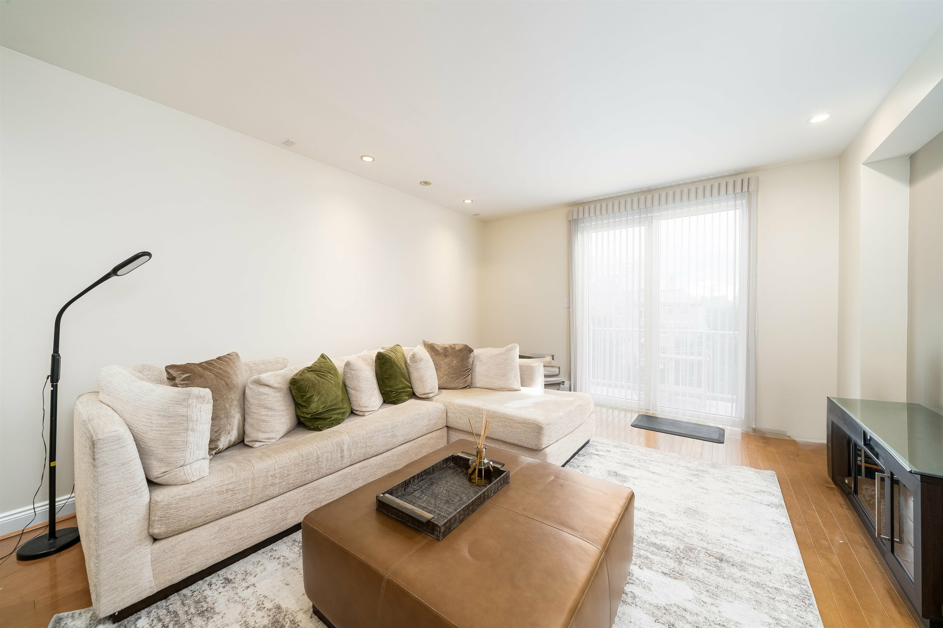 Property Photo: 101 Shearwater Ct East 47 NJ 07305