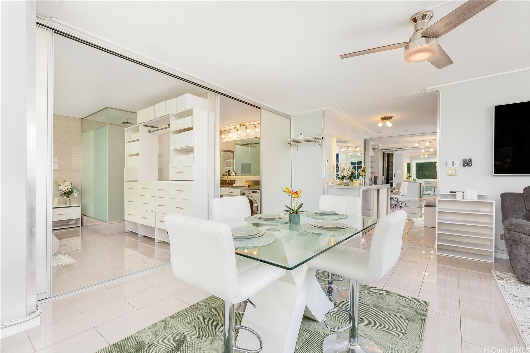 Property Photo: 2500 Kalakaua Avenue 504 HI 96815