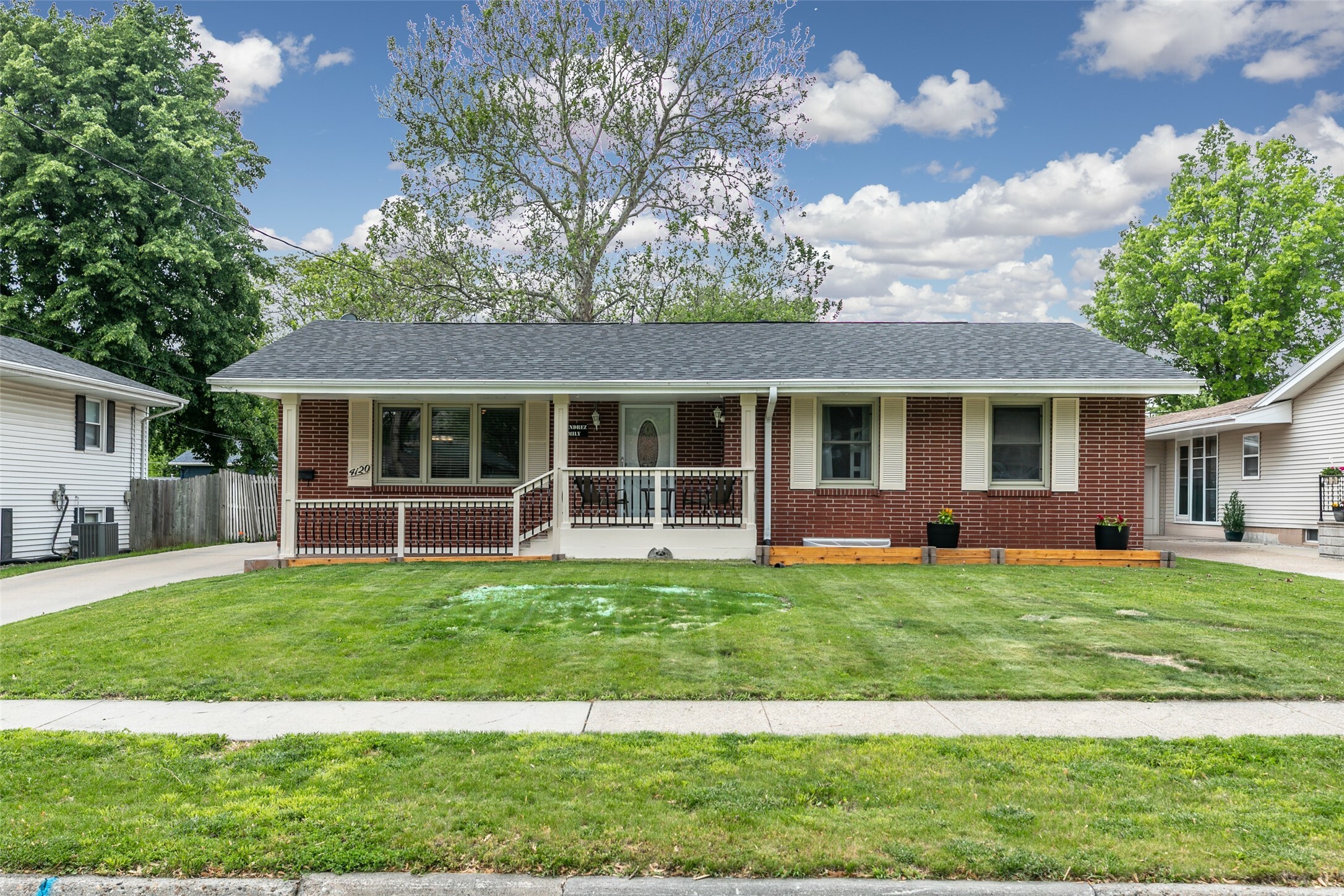 Property Photo: 4120 65th Street IA 50322