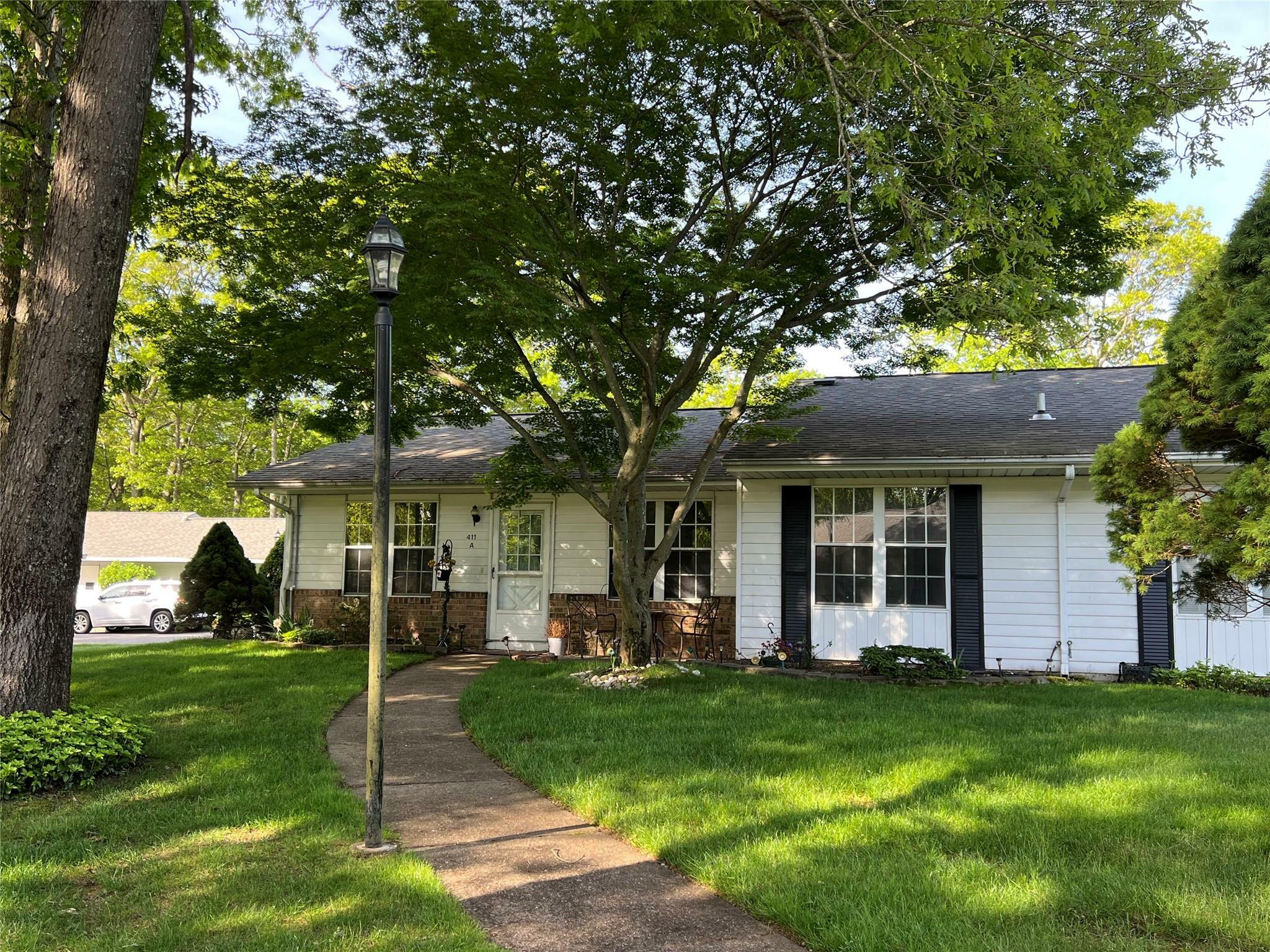 Property Photo: 411A Weymouth Court 411A NY 11961