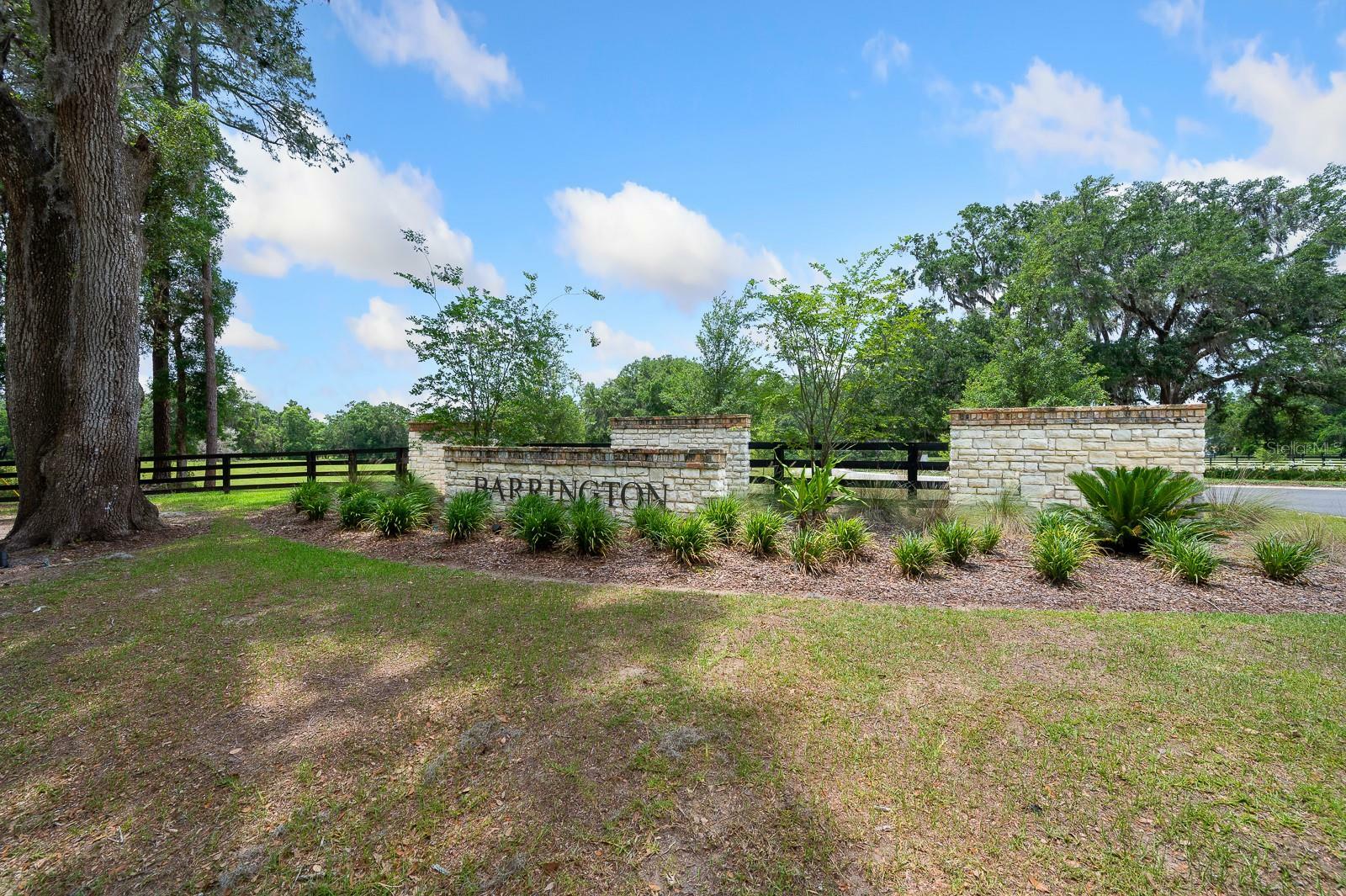 Property Photo: 241 FL 32669