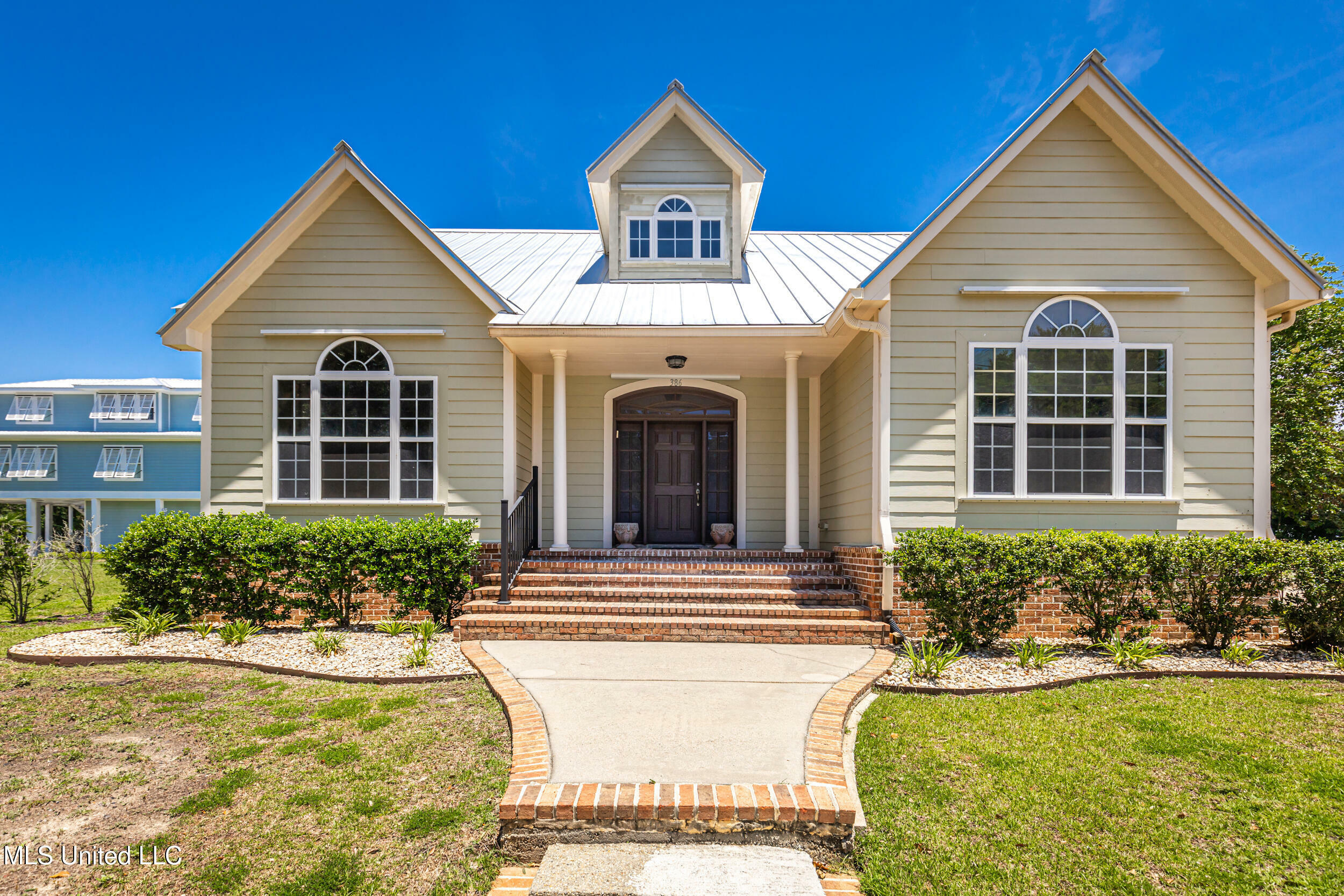 Property Photo: 386 Meaut Street MS 39530