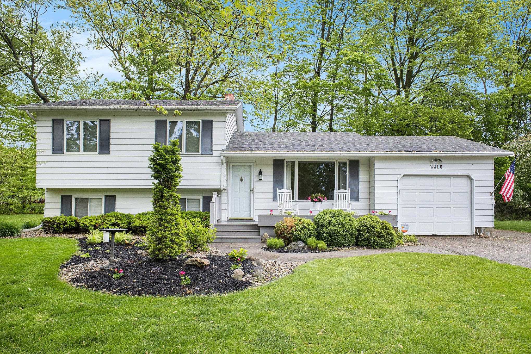 Property Photo: 2210 Inglewood Terrace MI 48867