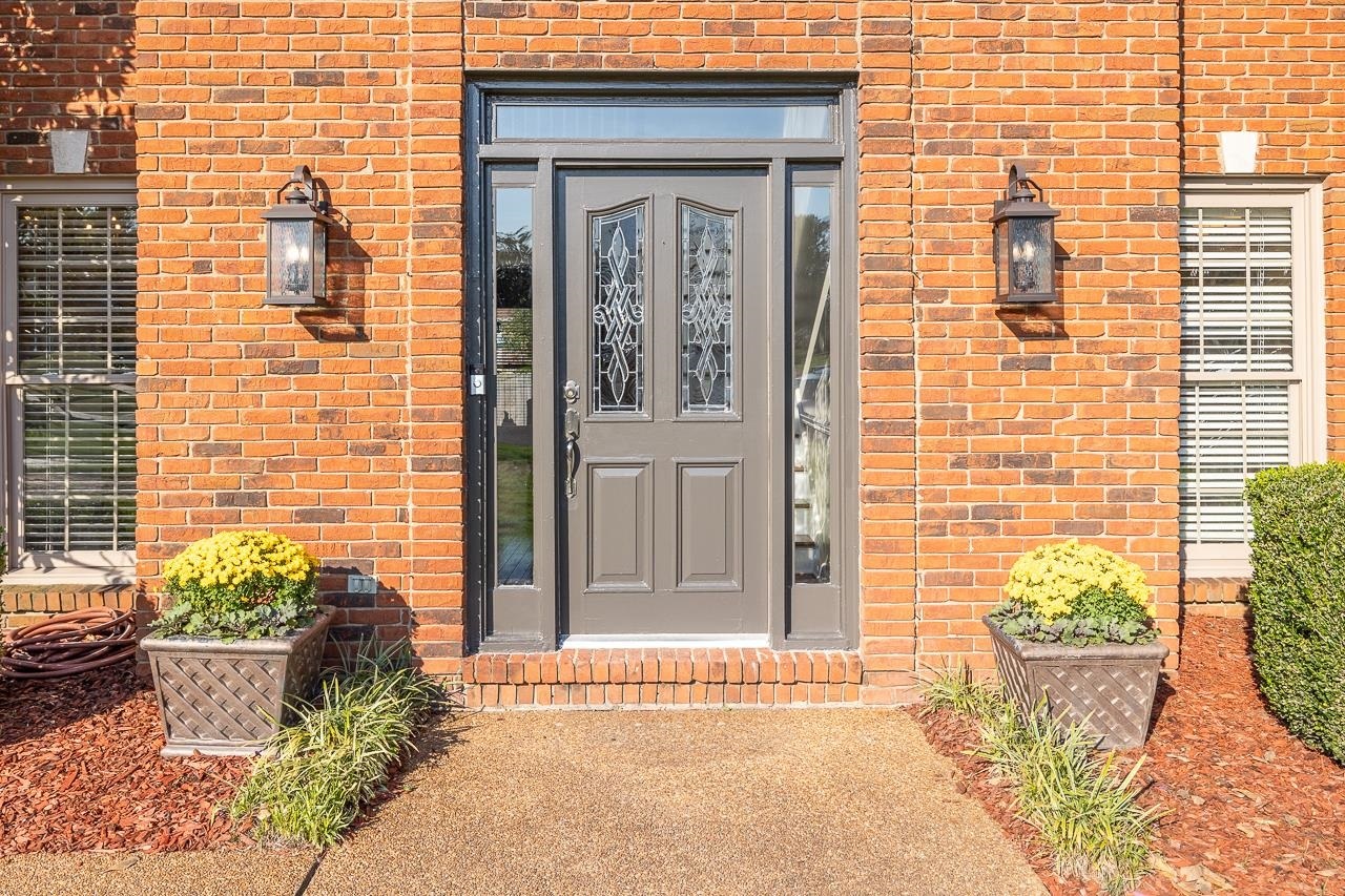 Property Photo: 1223 Elm Springs Dr TN 38017