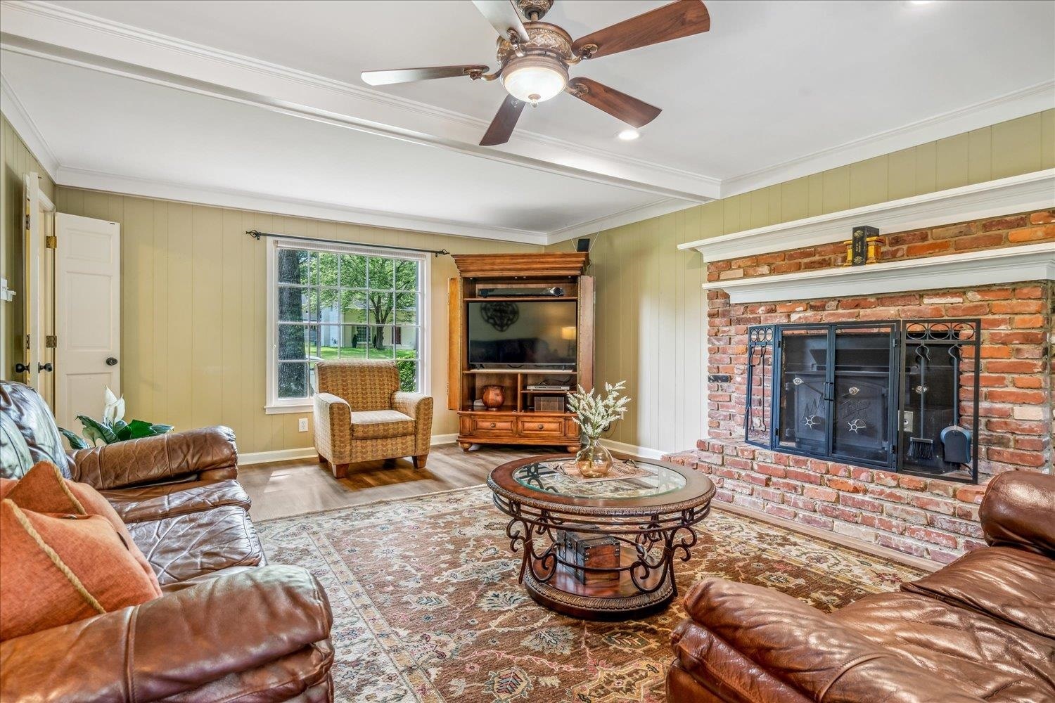 Property Photo: 1075 Fredericksburg Cv TN 38017