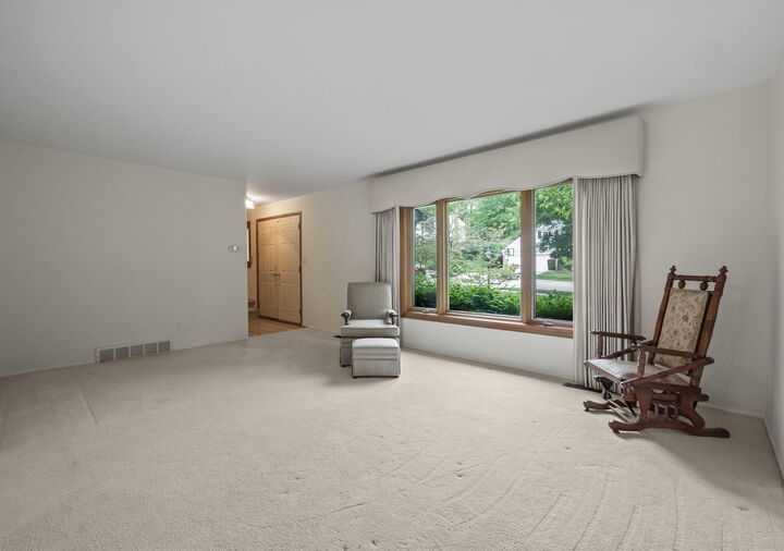 Property Photo: 1068 Grace Court MI 48167